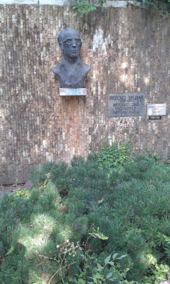 View larger image View larger image